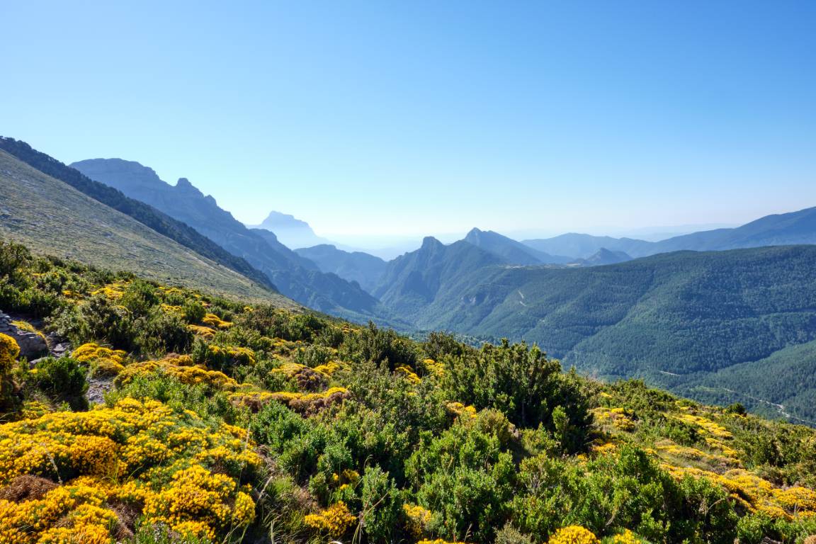 paisaje montañoso ideal para realizar un retiro digital y descansar